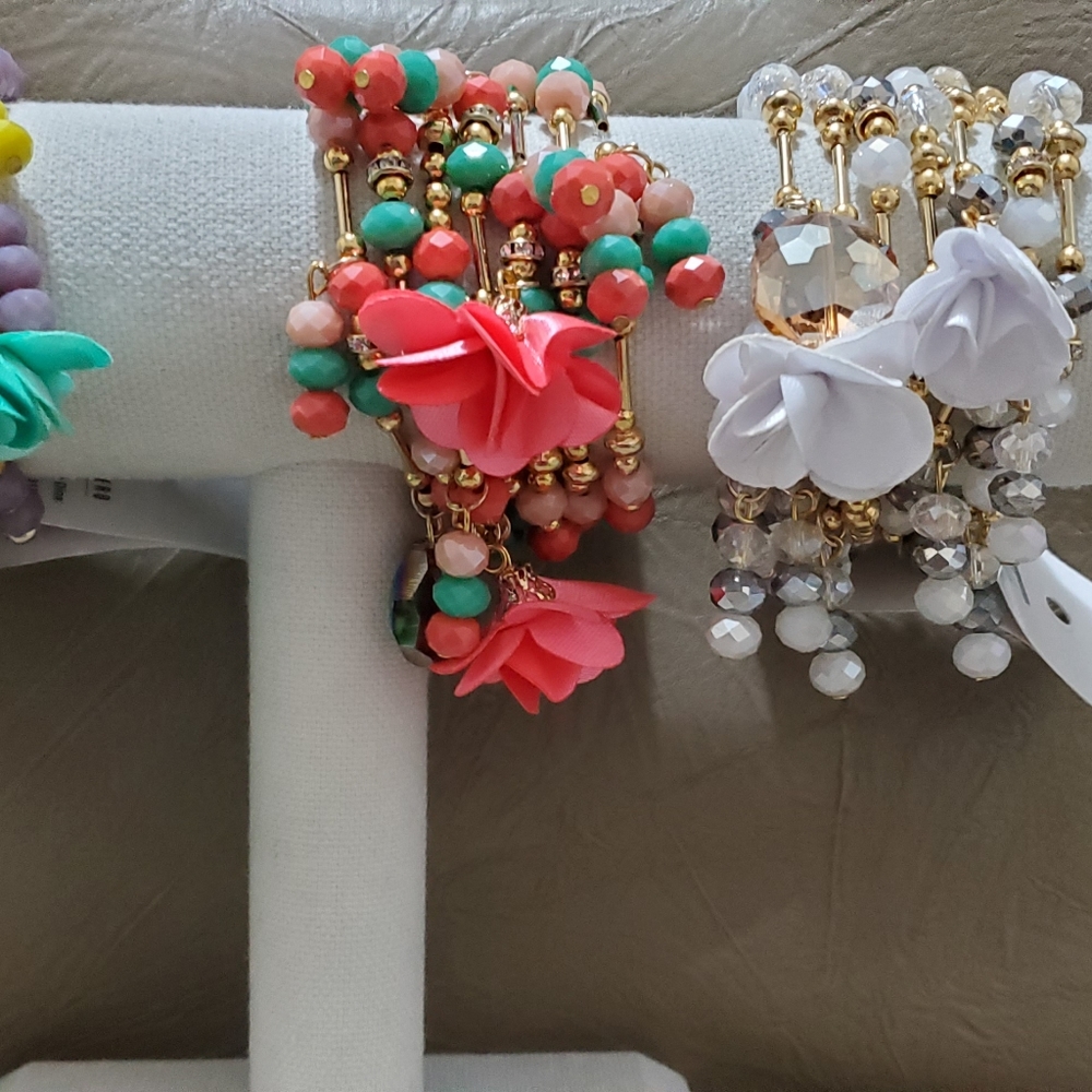 Bracelets - Picture 7 of 9